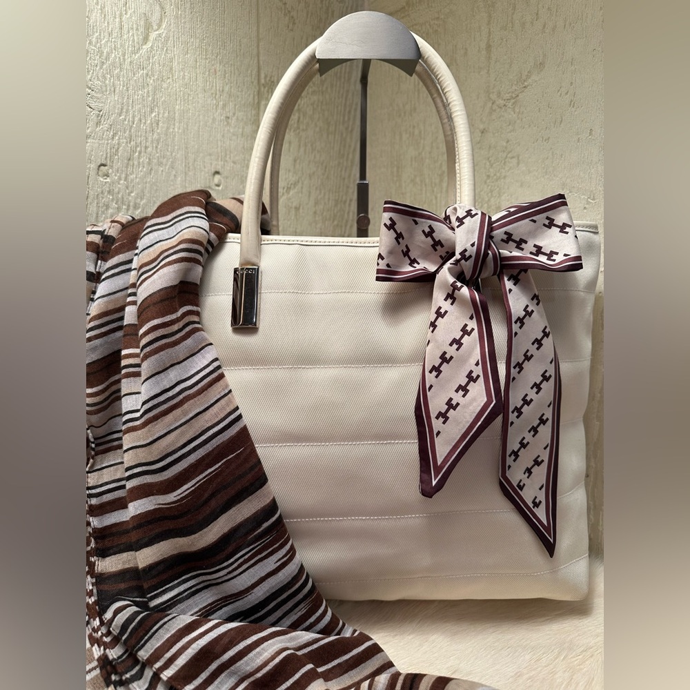 GUCCI Vintage Nylon Tote Bag in White/Ivory - Picture 2 of 11